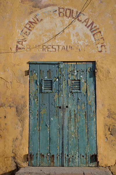 Rue et maisons colorees